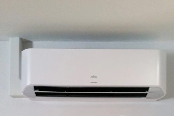 Réalisation d'une installation de pompe à chaleur à Ruffec, Elec Sol'Air